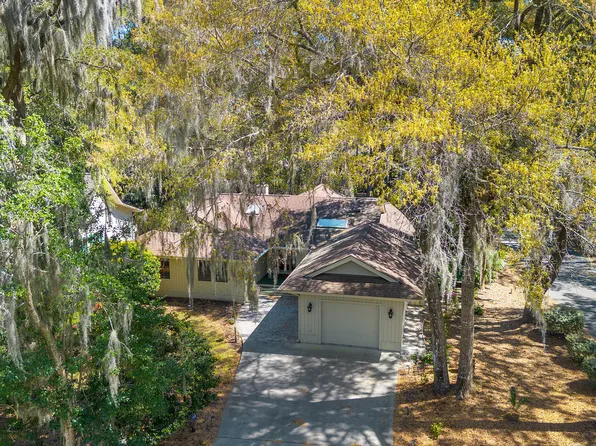 2 Sweet Gum Lane, Hilton Head Island, SC 29928