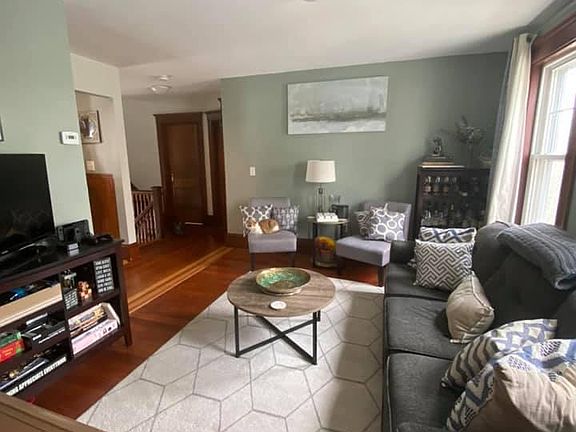 4th image of 61 Johnson Ave #2