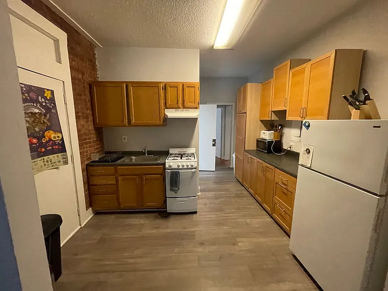 65 Edgewood Ave — Photo 16