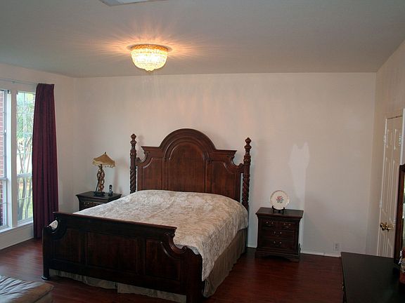 5th image of 7805 Pirates Cove Dr