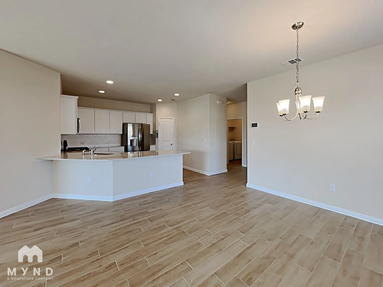 4 bed, 2.0 bath, 1920 sqft, $2,145 — Photo 4