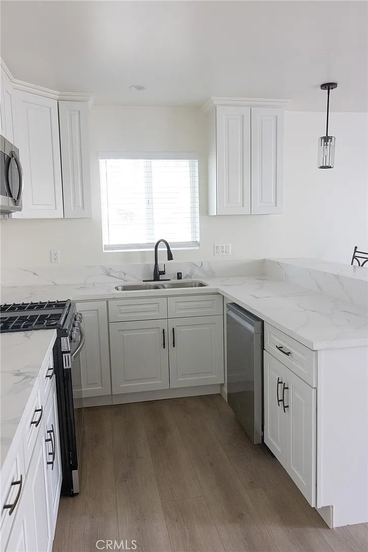 2 bed, 861 sqft, $2,800 — Photo 3