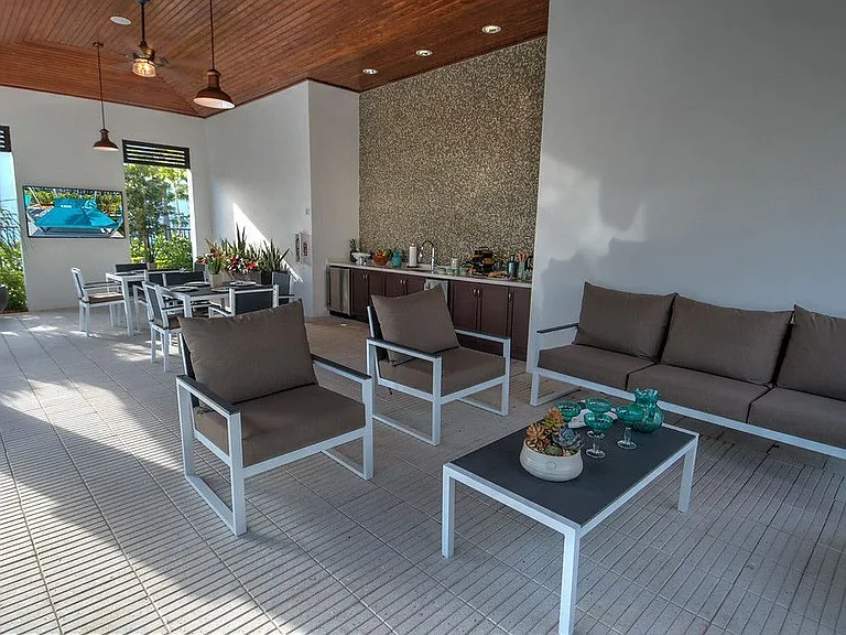 Poolside seating