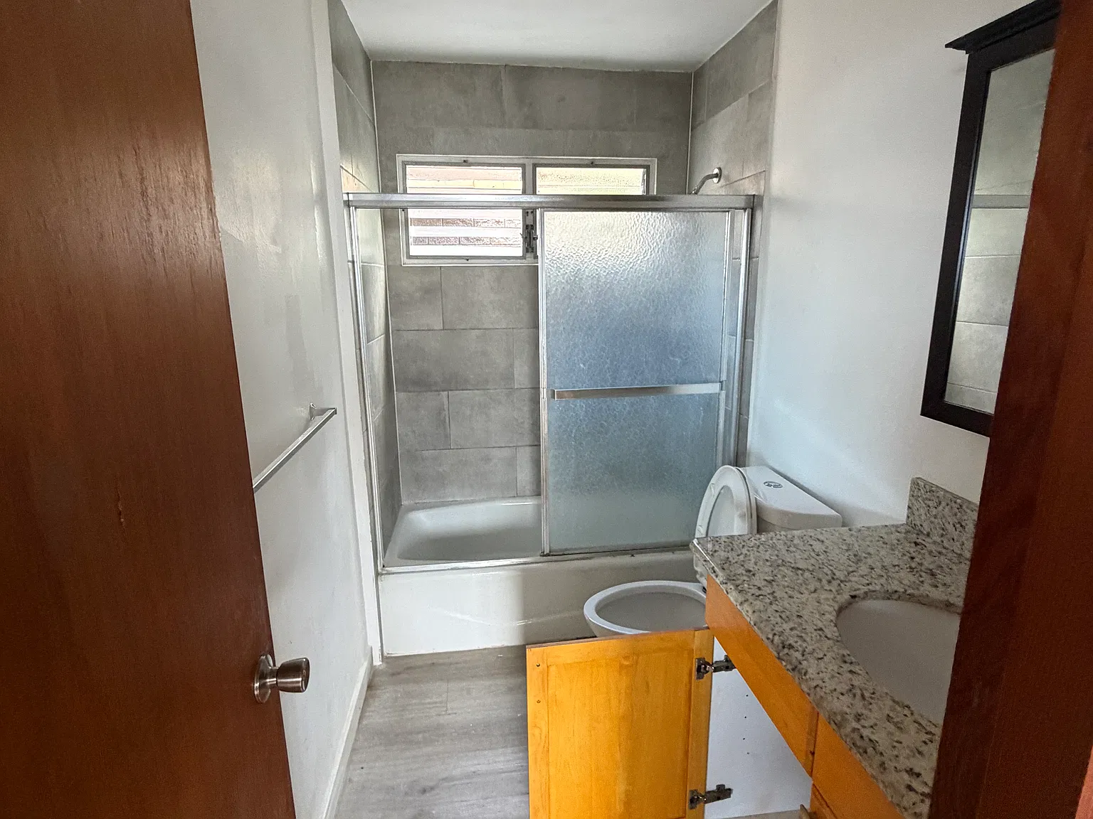 2 bed, 400 sqft, $1,600 — Photo 2