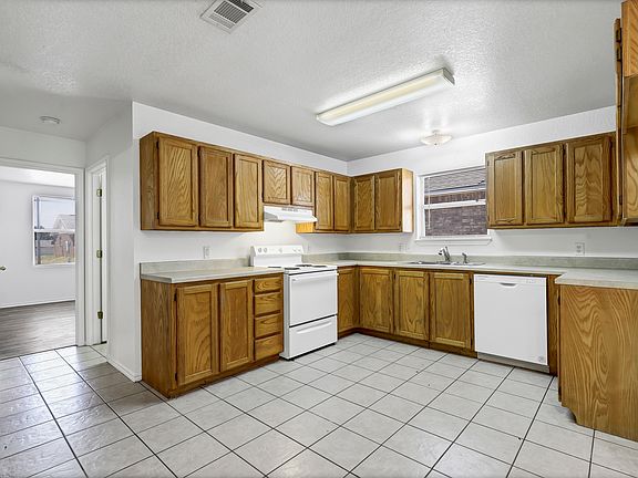 5th image of 206 Bobbie Ann Ct