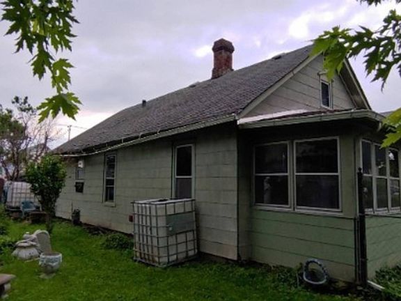 2nd image of 2517 5 1/2 Ave