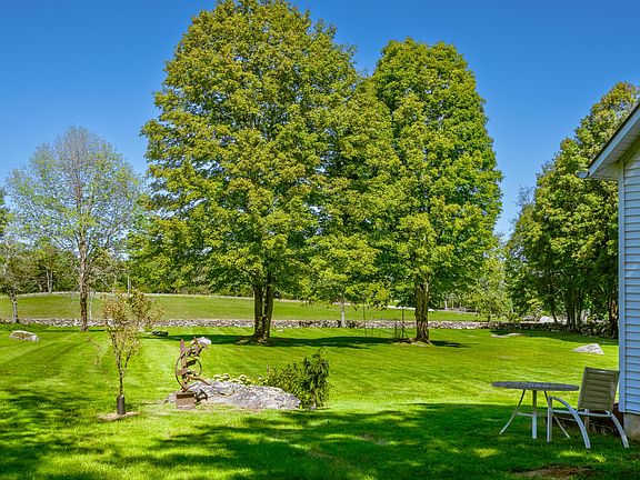 Sweeping views across stone walled fields. Great Sunsets and lovely grounds to enjoy.