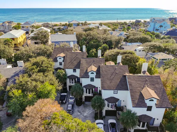 2009 Seminole Rd, Atlantic Beach, FL 32233