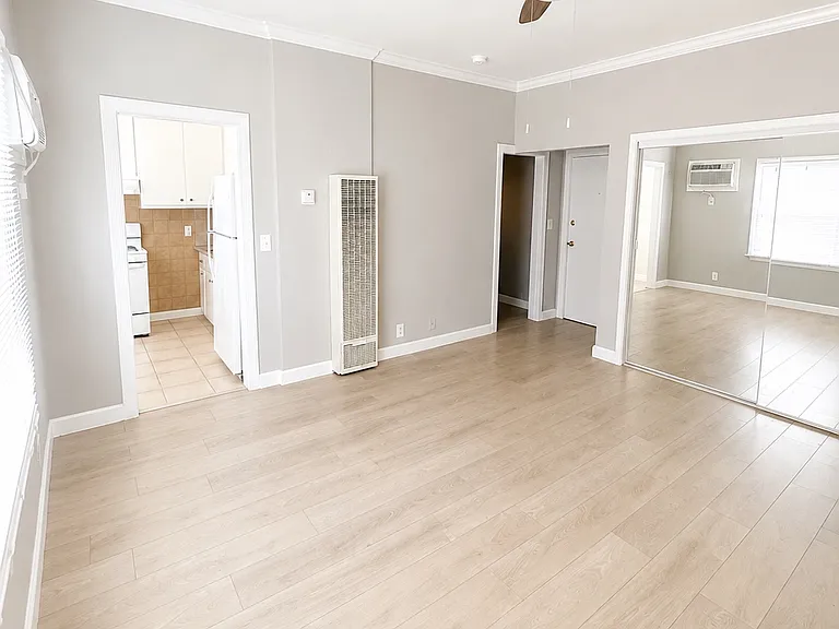 1414 N Hobart Blvd #13 — Photo 4