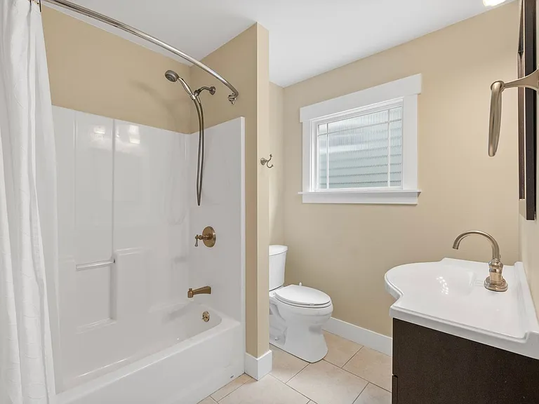 26616 NE Valley St — Photo 17