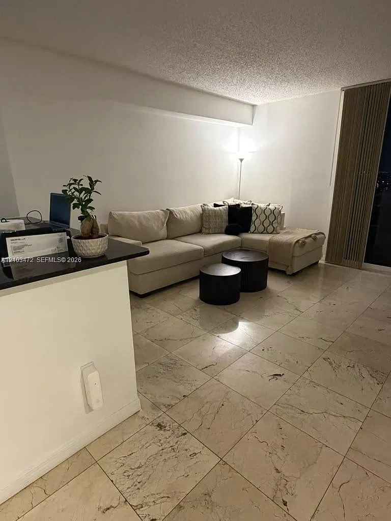 Blue Lagoon Condo — Photo 2