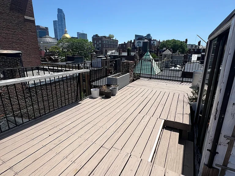 33 Myrtle St #5 — Photo 1