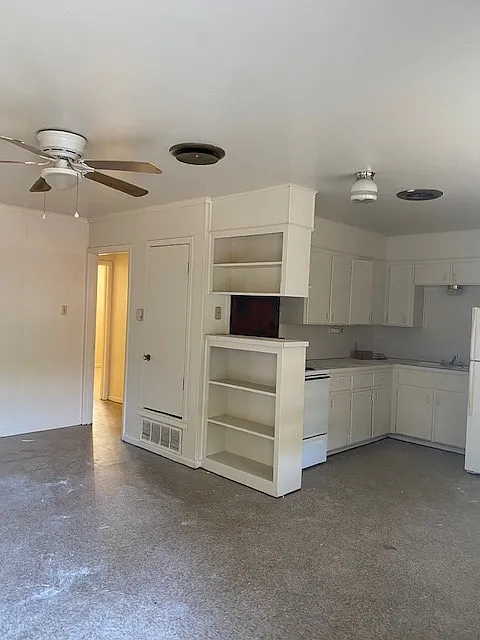 604 W. Ave E - F — Photo 2