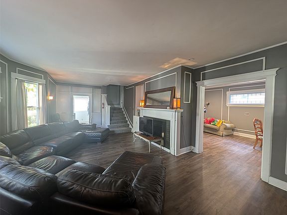 4th image of 17 Davis St