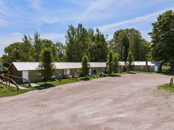 6822 US 31 Highway, Charlevoix, MI 49720