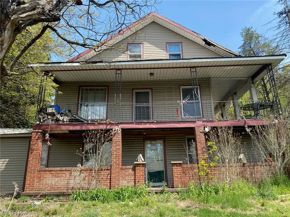 14065 Sandusky Dr SW, Beach City, OH 44608