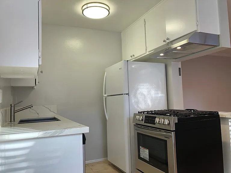 120 Roswell Ave #9 — Photo 13