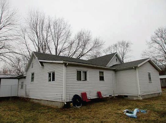 4th image of 133 E Vine St