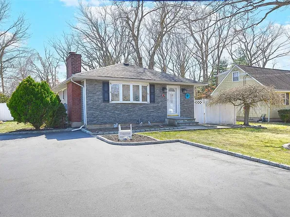 150 Pleasant Street, Ronkonkoma, NY 11779