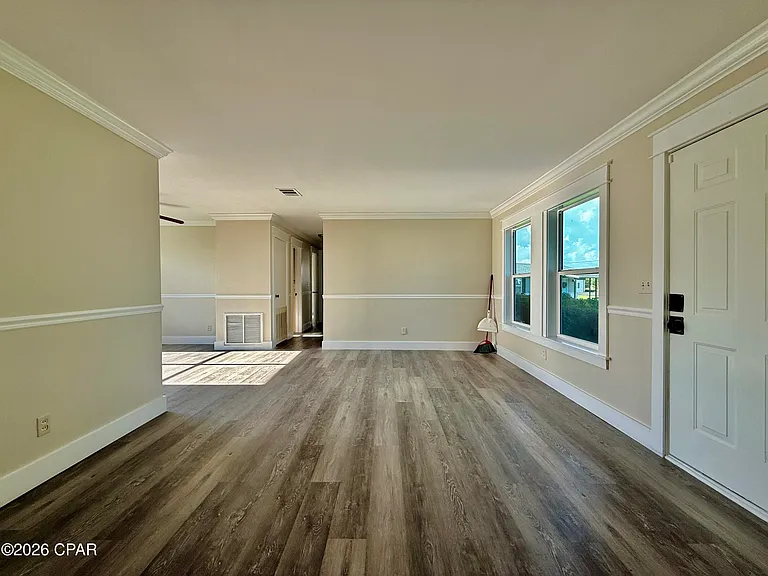 3906 W 24th Ct — Photo 3