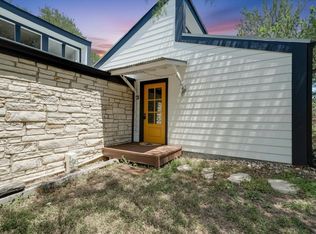 150 Lakeview Dr, Del Valle, TX 78617