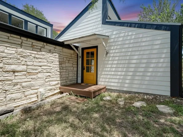 150 Lakeview Dr, Del Valle, TX 78617