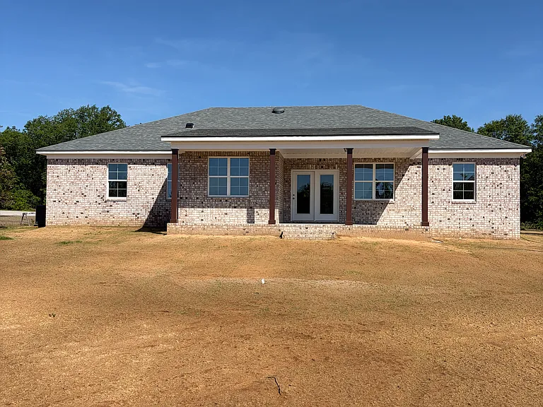 1801 Wildwood Ln — Photo 2