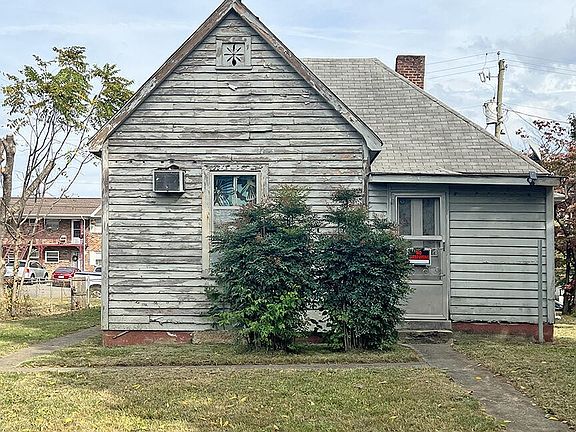 2nd image of 2815 NW Dayton St
