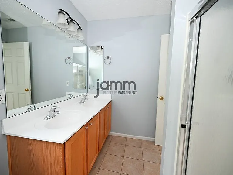 8728 Breckenridge Oval — Photo 16