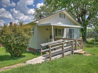 3218 S Roan St, Johnson City, TN 37601