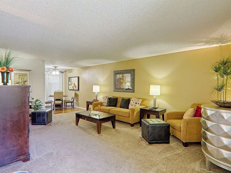 3_apt_1_living_room