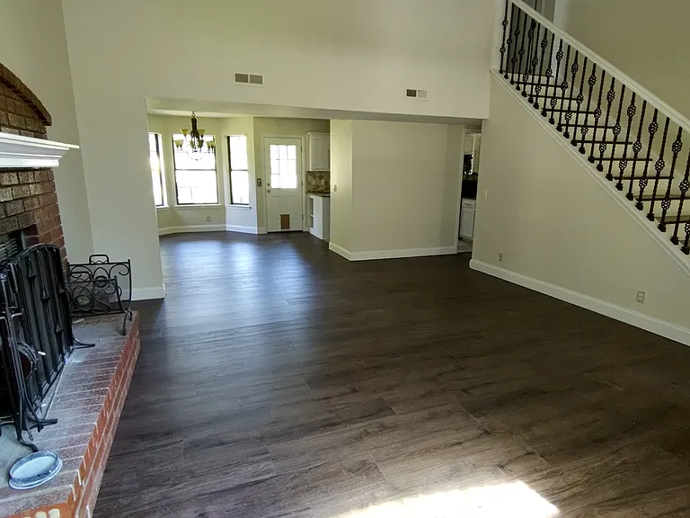 5005 S Poplar Ave — Photo 6