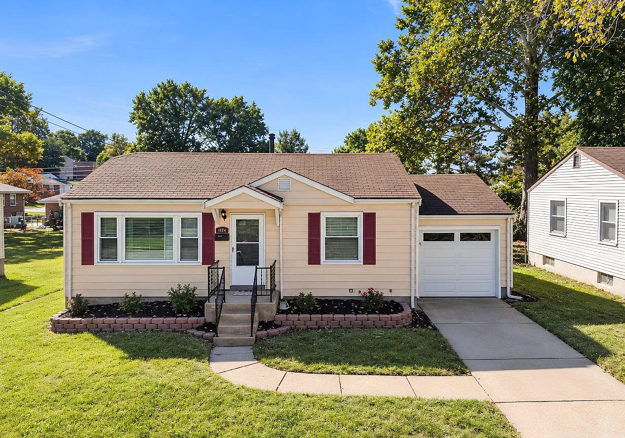 1124 Grenshaw Dr — Photo 1