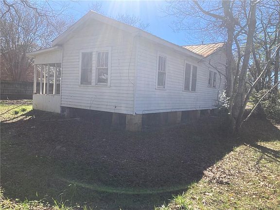 3rd image of 2229 Valley St