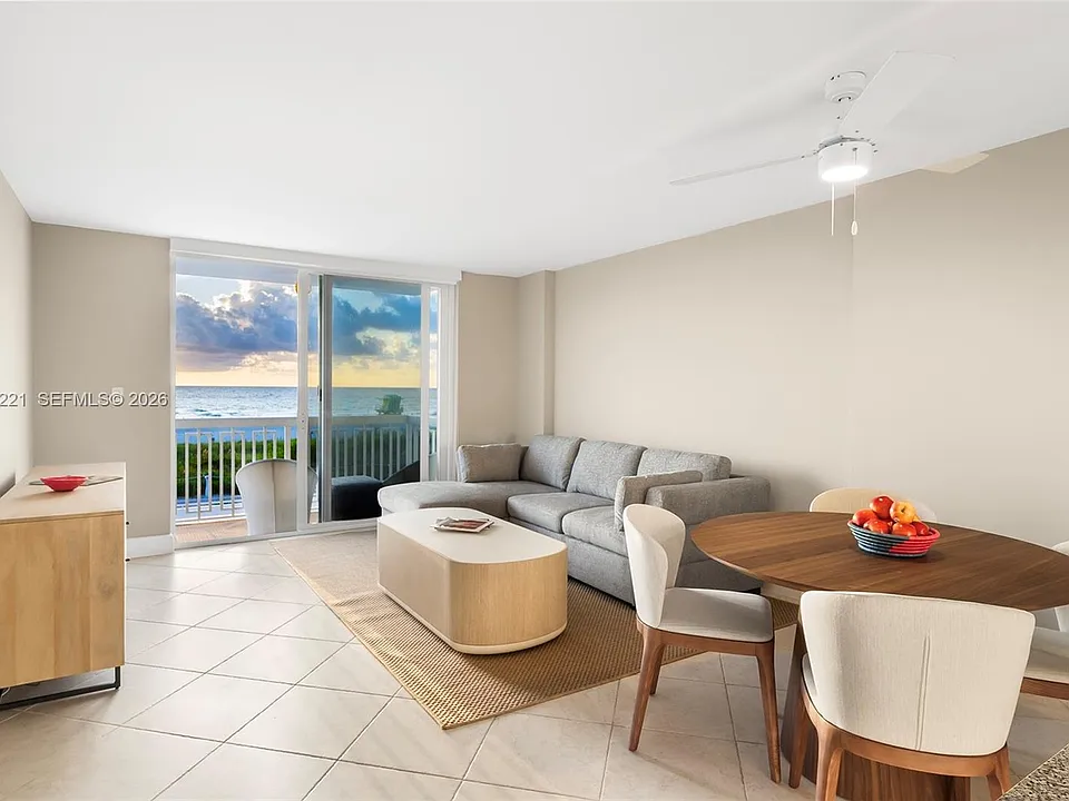 401 Ocean Dr #318