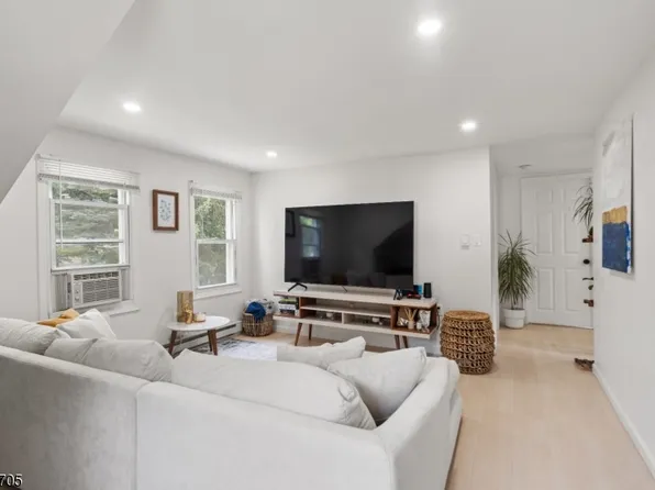 22 Frazer Rd Floor 2, Denville, NJ 07834