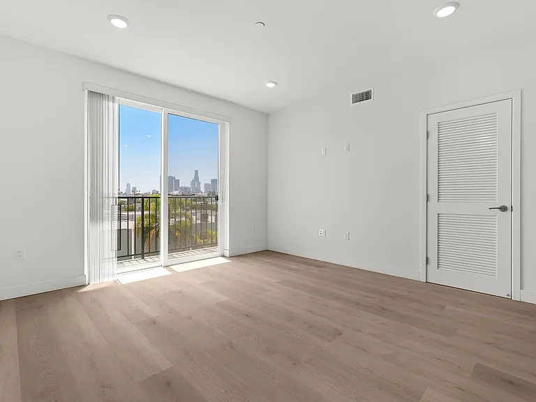The Rosenell — Photo 122