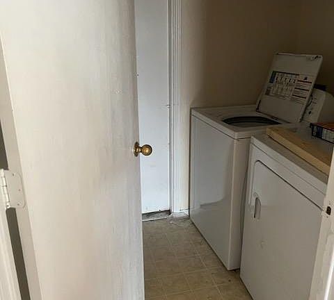 4th image of 2807 Littlewood Dr