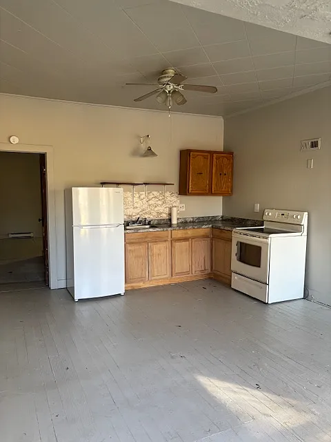 1 bed, $900 — Photo 1