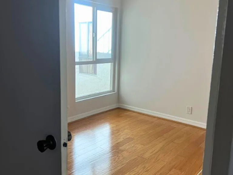 18411 Hatteras St #140 — Photo 9