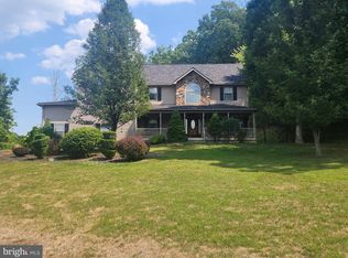 576 S Lakewood Dr, Ridgeley, WV