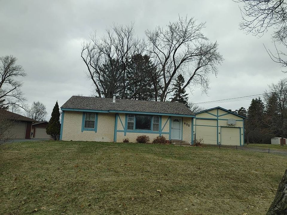 1st image of 905 89th Ave NW