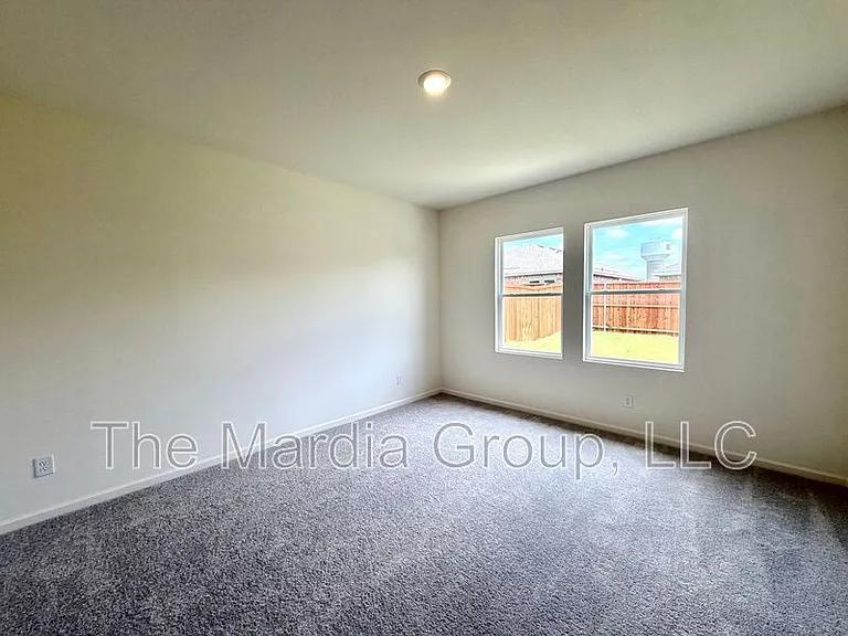 1213 Herring Dr — Photo 7