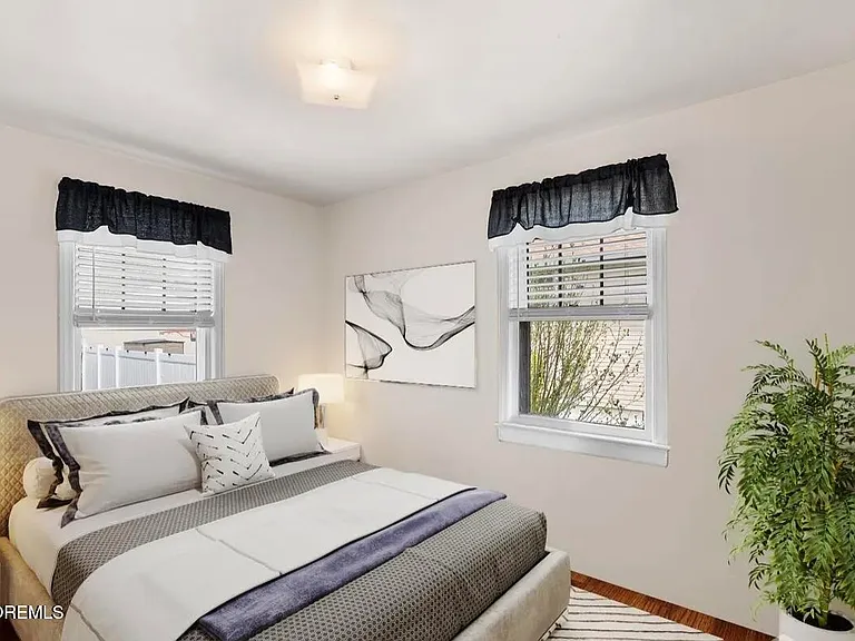 585 Bamford Ave — Photo 22