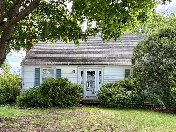 119 Missouri Dr, Warwick, RI 02886