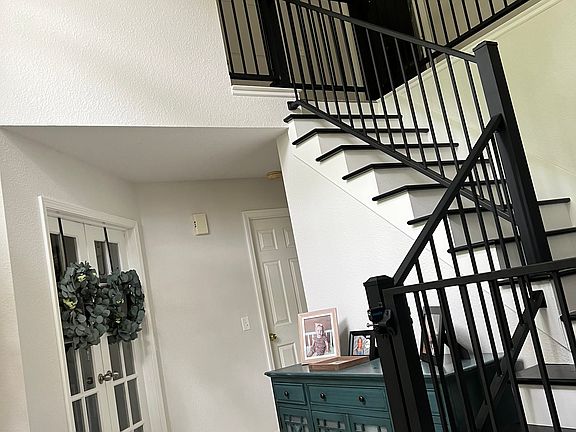 2nd image of 5866 Bluebird Cir