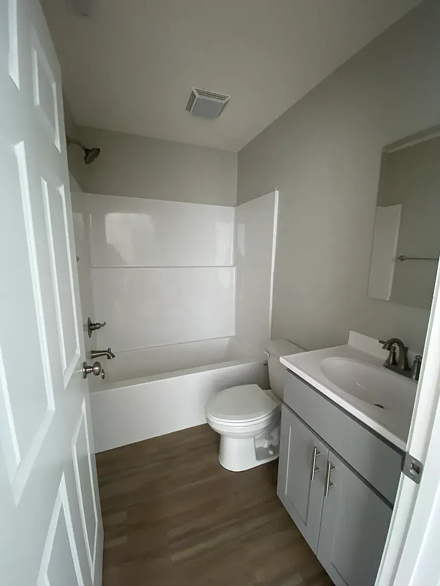 2 bed, 950 sqft, $1,100 — Photo 3