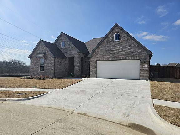 2nd image of 6517 Vivian Ln