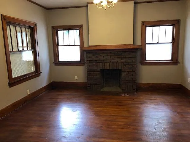 3 bed, 2100 sqft, $3,200 — Photo 2