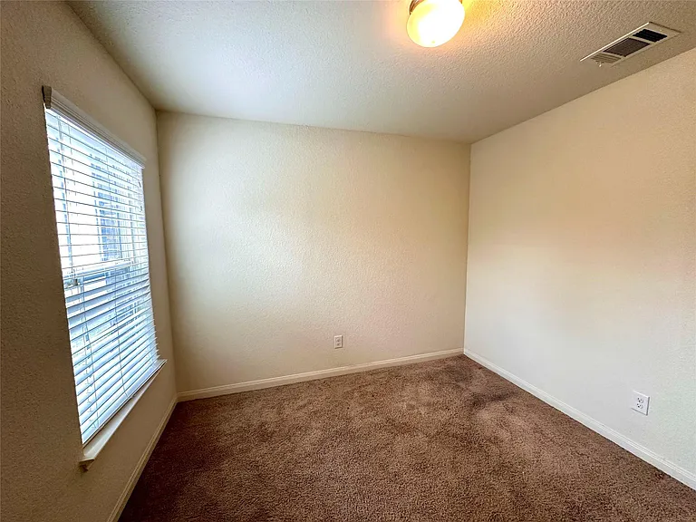 1469 Breanna Ln — Photo 10